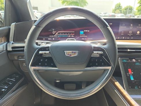 Used 2025 Cadillac Escalade Sport Platinum w/ LPO, Floor Liner Package AWD/4WD image 13