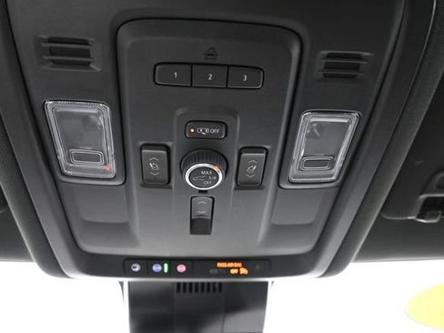 Used 2024 Chevrolet Tahoe Premier AWD/4WD image 45