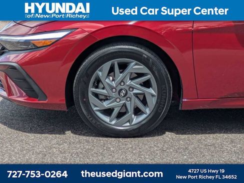 Used 2024 Hyundai Elantra SEL FWD image 10