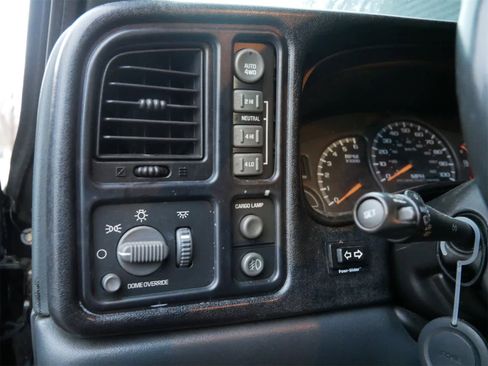 Used 2002 Chevrolet Silverado 1500 LS w/ Off-Road Pkg image 10