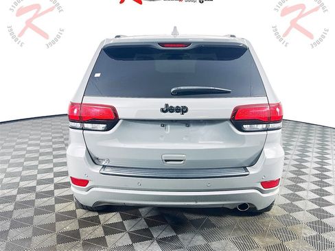 Used 2019 Jeep Grand Cherokee Altitude image 6