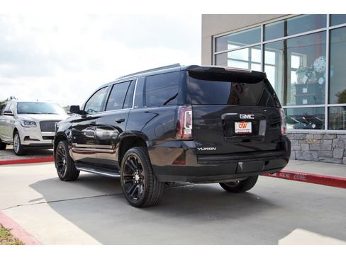 Used 2020 GMC Yukon SLT w/ Premium Edition image 4