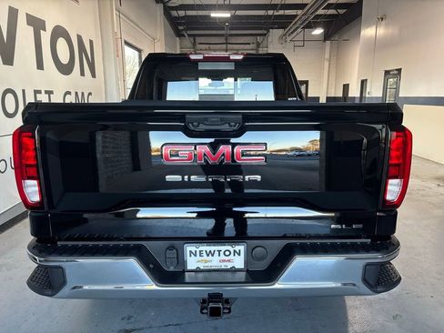 New 2026 GMC Sierra 1500 SLE w/ Preferred Package AWD/4WD image 31