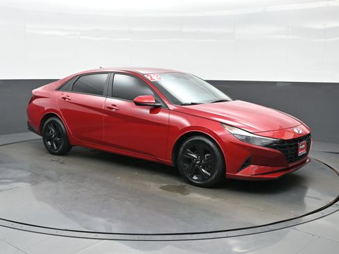 Used 2023 Hyundai Elantra SEL FWD image 8