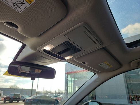 Used 2025 Honda CR-V EX image 30