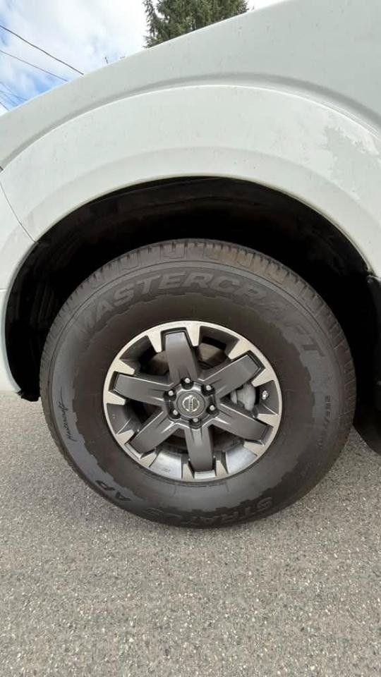 Used 2017 Nissan Frontier 4x4 Crew Cab image 3