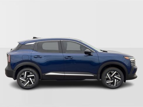 New 2026 Nissan Kicks SV image 8