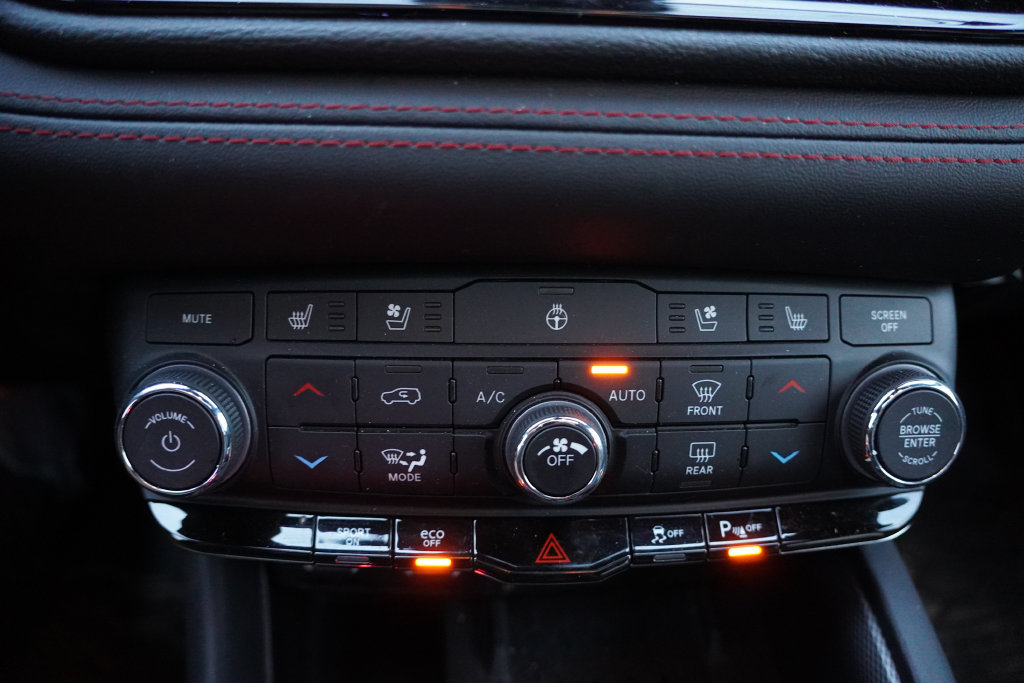 Used 2026 Dodge Durango GT AWD/4WD image 7