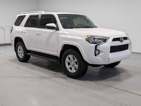 Used 2018 Toyota 4Runner SR5 image 6