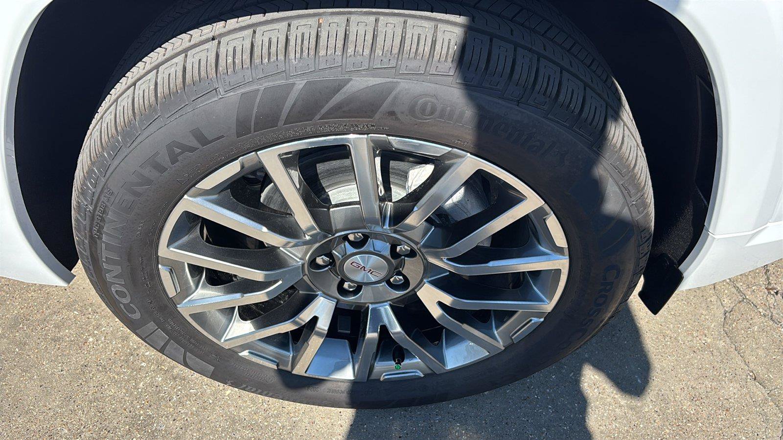 New 2027 GMC Terrain Denali w/ LPO, Floor Liner Package AWD/4WD image 10