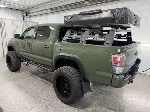 Used 2022 Toyota Tacoma TRD Off-Road image 6