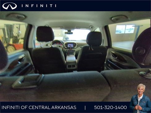 Used 2020 GMC Terrain SLE image 23