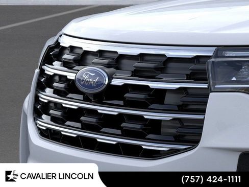 Used 2026 Ford Explorer Active w/ Active Comfort Package AWD/4WD image 17