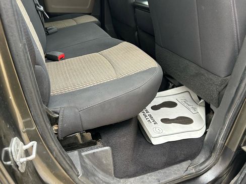 Used 2012 RAM 1500 Classic SLT w/ Remote Start & Security Group image 11