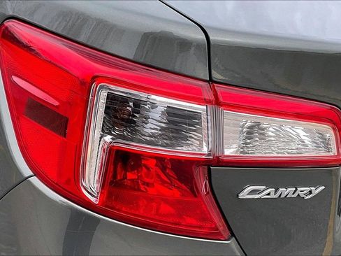 Used 2013 Toyota Camry XLE image 30