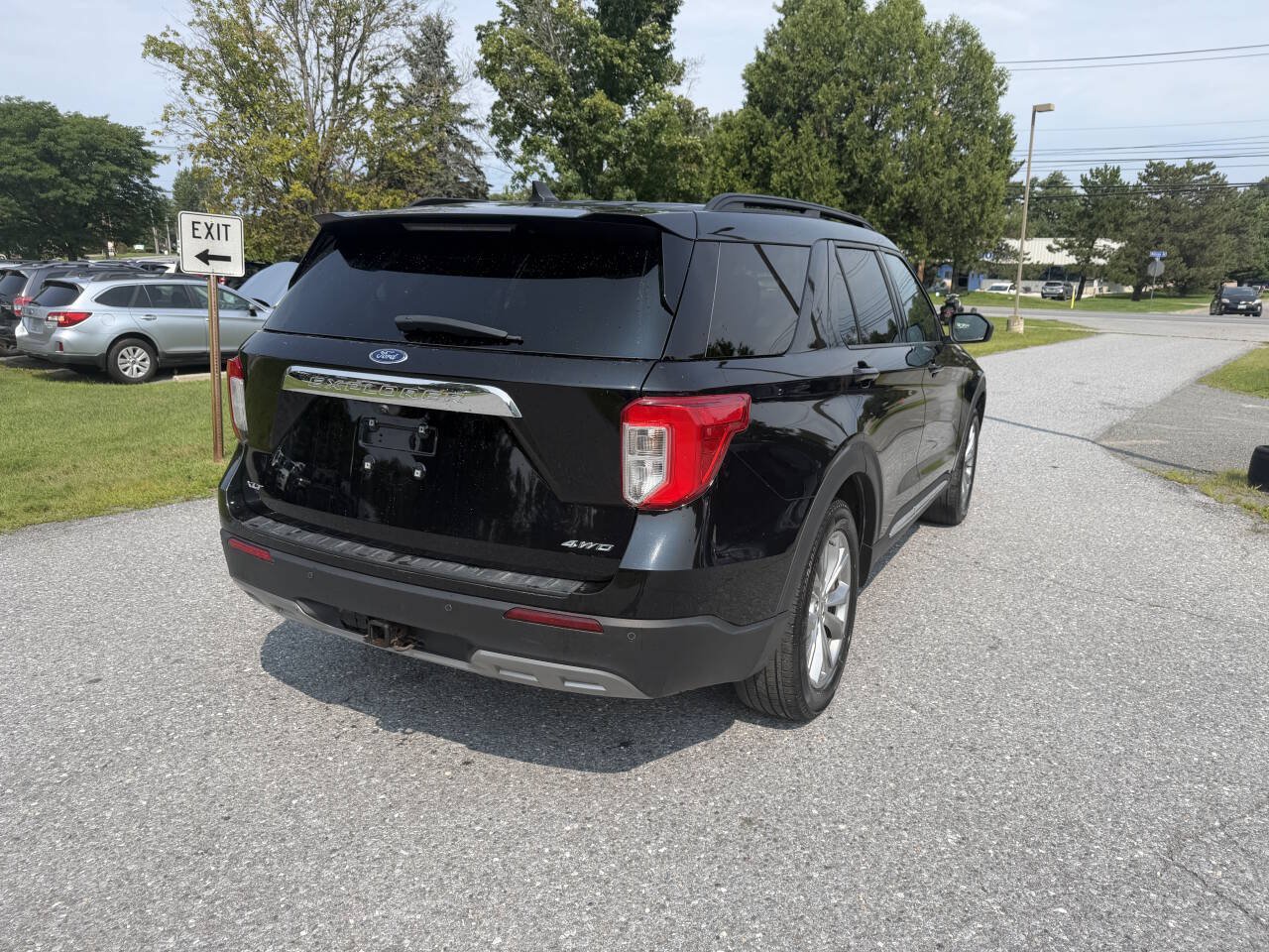 Used 2021 Ford Explorer XLT w/ Equipment Group 202A AWD/4WD image 5