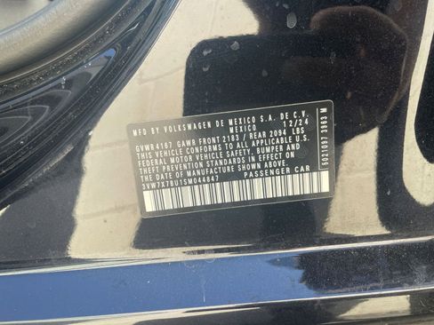 Used 2025 Volkswagen Jetta SE image 30