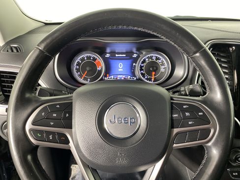 Used 2019 Jeep Cherokee Limited image 19