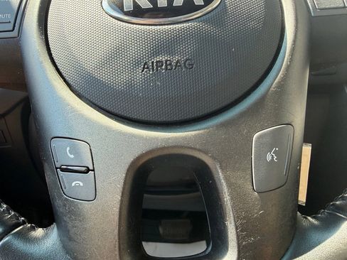 Used 2013 Kia Soul + w/ Audio Pkg FWD image 19