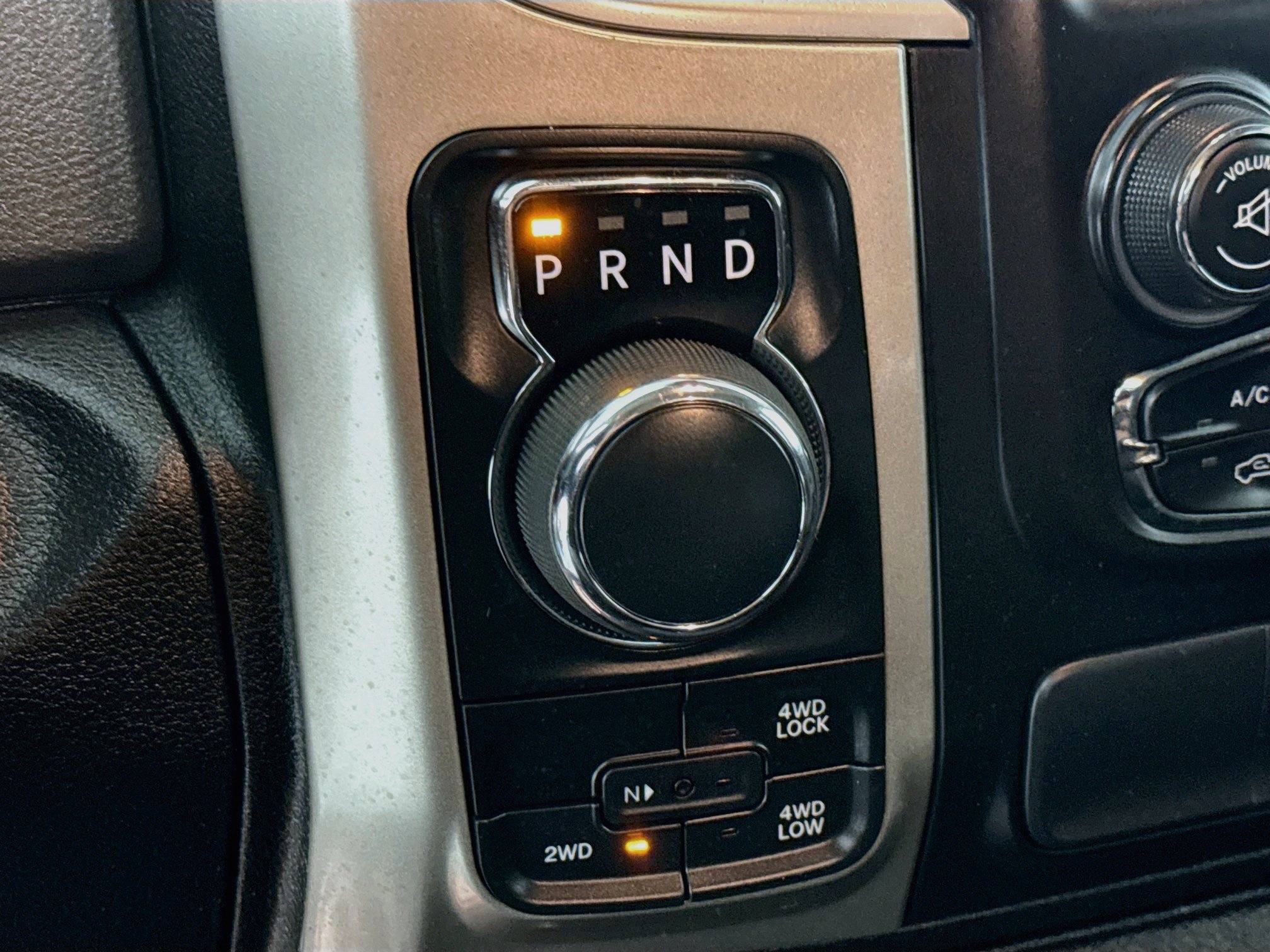 Used 2020 RAM 1500 Classic SLT AWD/4WD image 30