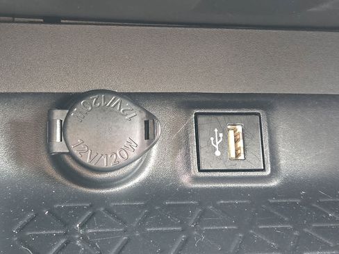 Used 2025 Toyota RAV4 XLE image 26