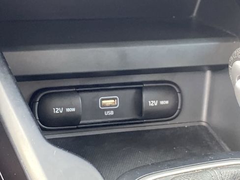 Used 2023 Kia Soul LX w/ LX Technology Package FWD image 27