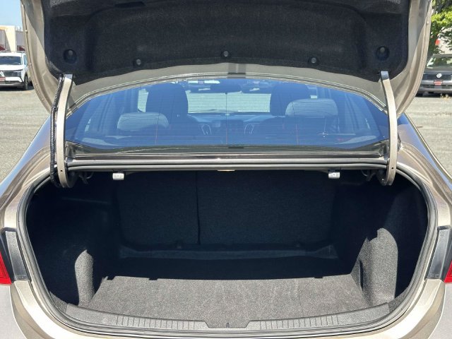 Used 2025 Chevrolet Malibu LT FWD image 11