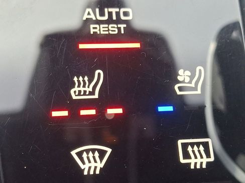 Used 2019 Porsche Panamera 4 image 25