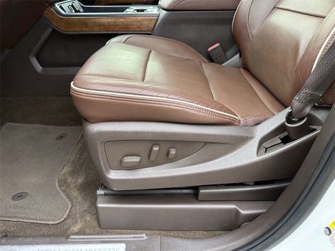 Used 2017 Chevrolet Silverado 1500 High Country image 27