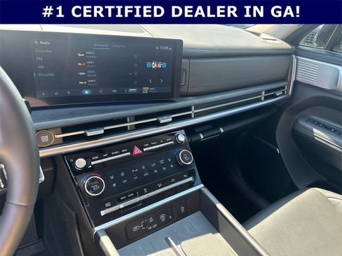 Certified 2025 Hyundai Santa Fe Limited image 29
