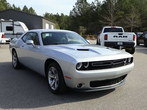 Used 2021 Dodge Challenger SXT w/ Driver Convenience Group image 3