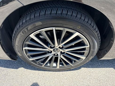 Used 2025 Lexus ES 300h w/ Premium Package FWD image 13