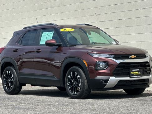 Used 2023 Chevrolet TrailBlazer LT w/ Convenience Package image 2