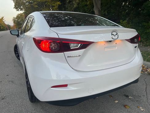Used 2018 MAZDA MAZDA3 Touring image 4