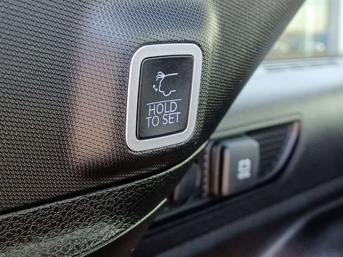 Used 2024 Jeep Grand Cherokee Altitude AWD/4WD image 8