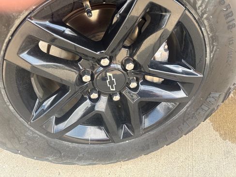 Used 2023 Chevrolet Silverado 1500 LT Trail Boss w/ Protection Package image 10