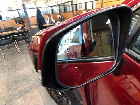 Used 2021 Toyota RAV4 XLE w/ XLE Grade Weather Package AWD/4WD image 20