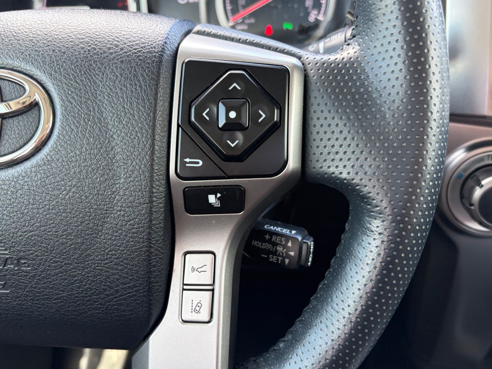 Used 2024 Toyota 4Runner Limited RWD image 20