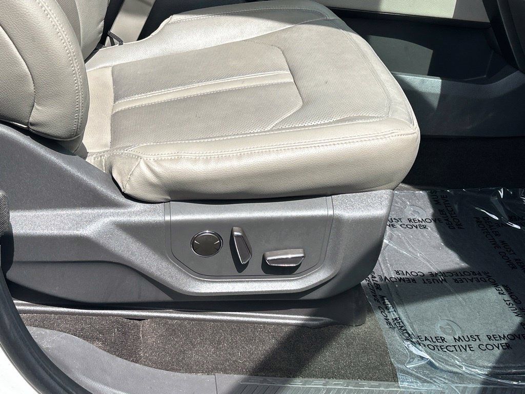 Used 2019 Ford Expedition Limited w/ Special Edition Package RWD image 40