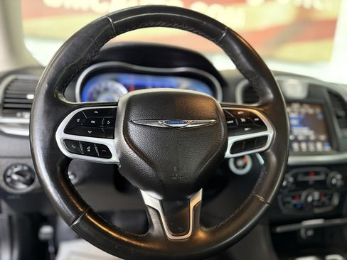Used 2020 Chrysler 300 Touring w/ Sport Appearance Package image 21