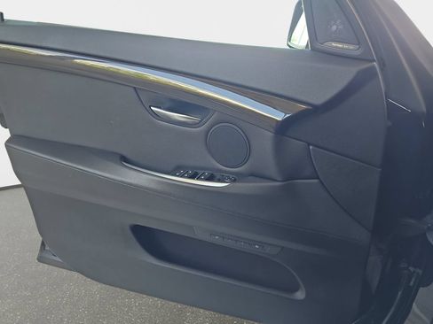Used 2016 BMW 550i Gran Turismo xDrive AWD/4WD image 30
