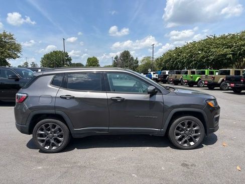 Used 2021 Jeep Compass Latitude w/ Sun and Sound Group AWD/4WD image 2