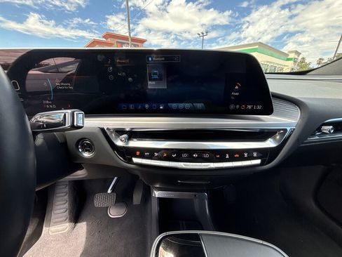 Used 2024 Cadillac Lyriq Luxury RWD image 19