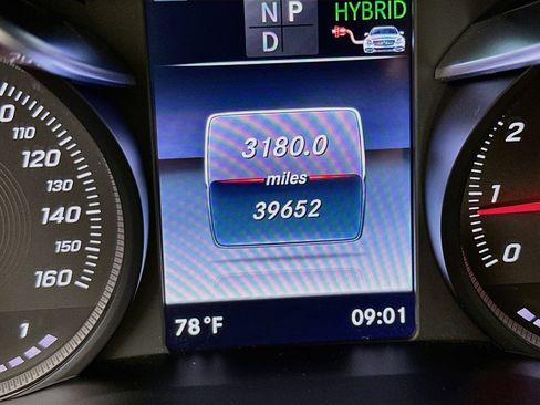 Used 2019 Mercedes-Benz GLC 350e 4MATIC image 12