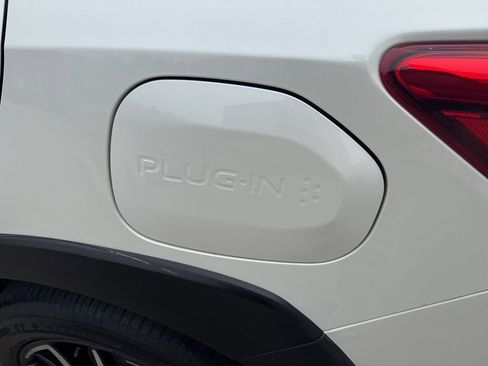 Used 2023 Subaru Crosstrek Hybrid w/ Moonroof Package w/Navigation image 5