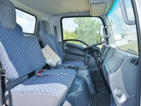 New 2025 Chevrolet Low Cab Forward image 9