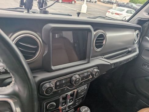 Used 2022 Jeep Wrangler Rubicon w/ Steel Bumper Group AWD/4WD image 16
