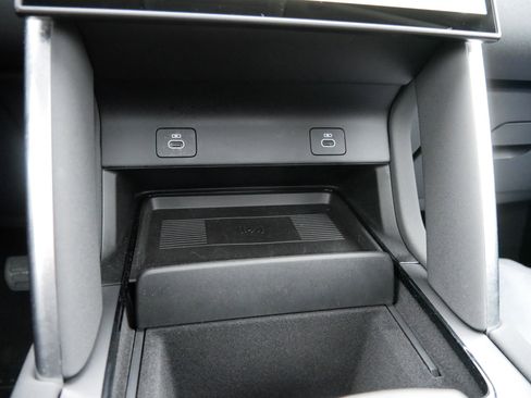 Used 2025 Land Rover Discovery Sport S image 28