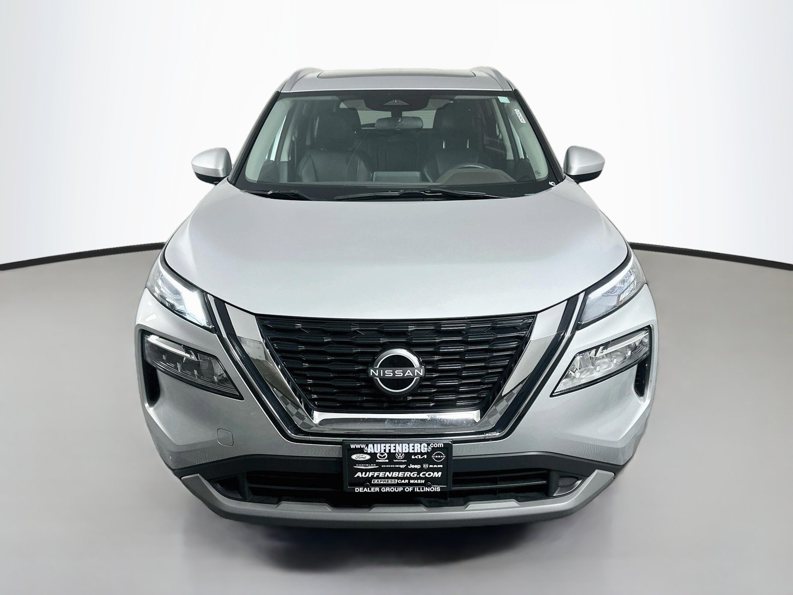 Used 2023 Nissan Rogue SV w/ SV Premium B Package AWD/4WD image 2