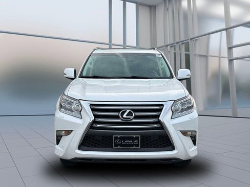 Used 2018 Lexus GX 460 image 2